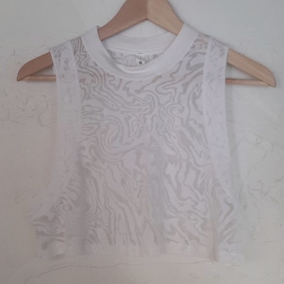 LULULEMON Sz 4 Loose Fit Semi Sheer Cropped Tank VGUC - Picture 2 of 6